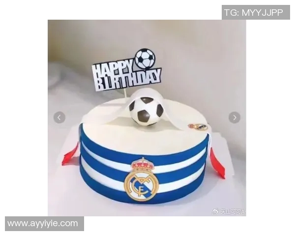 简约风格足球球星蛋糕设计打造独特个性生日惊喜